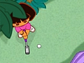 Даша играет в мини гольф
